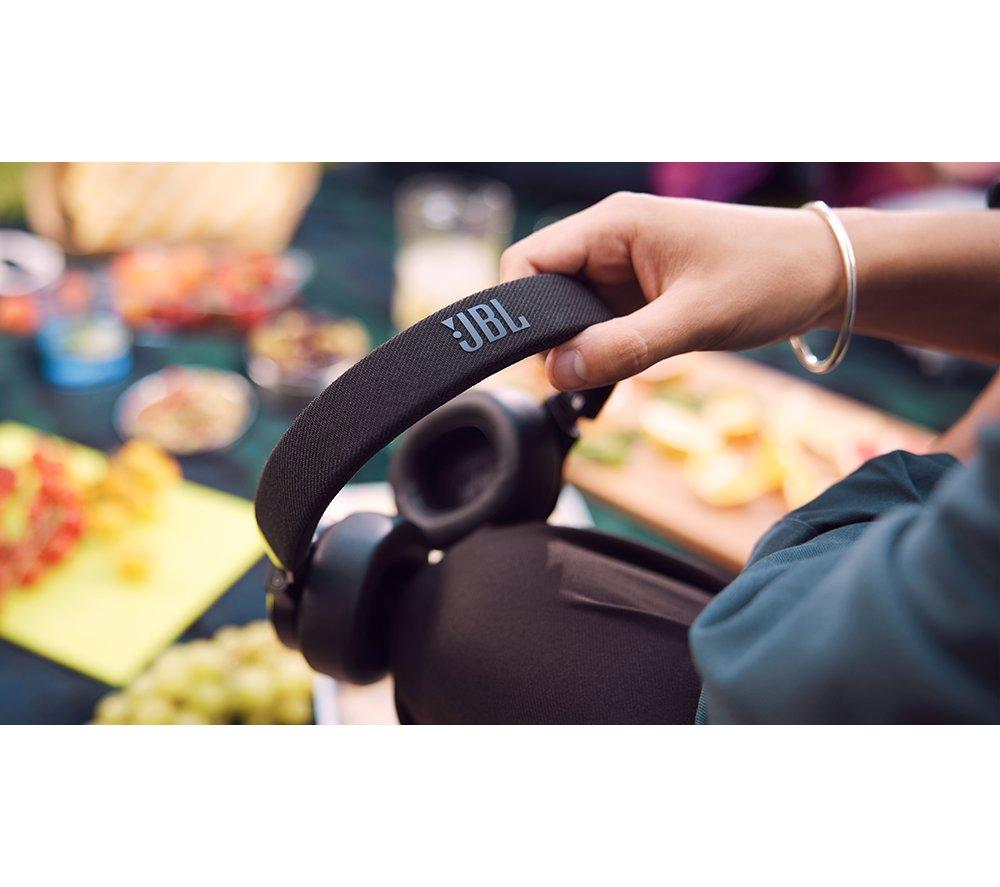 JBL Live 670NC Wireless Bluetooth Noise-Cancelling Headphones - Black image number 11 of 13
