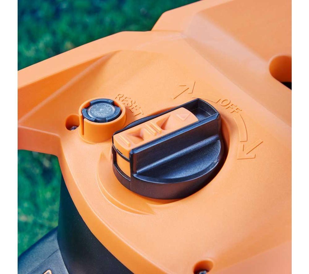 LAWNMASTER Quiet Garden Shredder image number 4 of 11