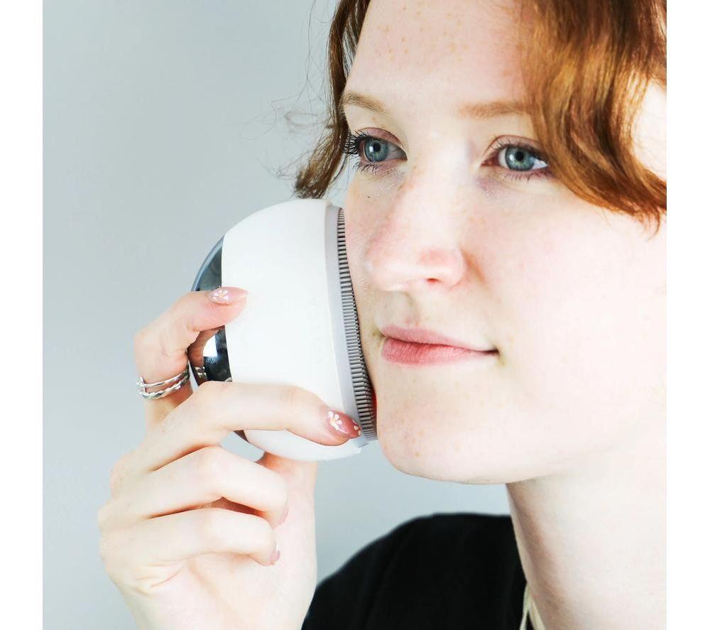 PURE TONE Viveca Ultrasonic Facial Cleansing Brush - White image number 4 of 8