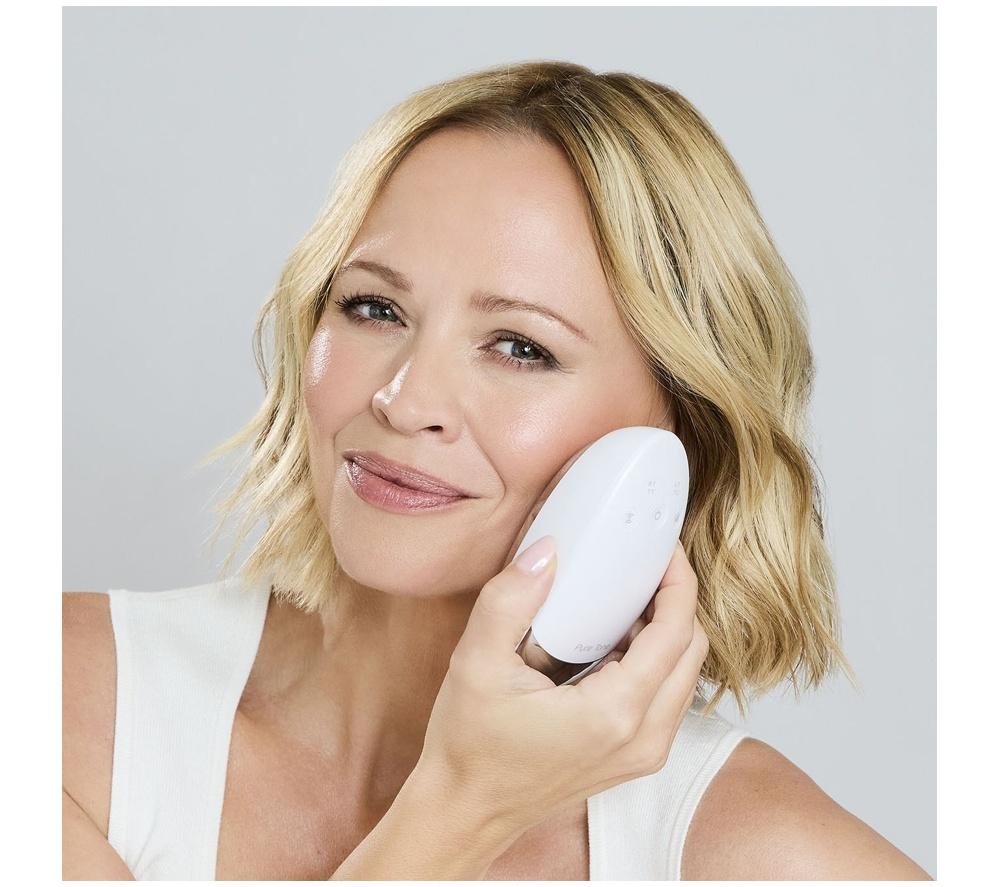 PURE TONE AESTHETICS Radiance Pod 7-in-1 Skin Lifting & Tightening Tool - White & Silver image number 7 of 7