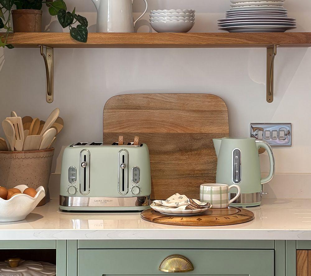 VQ Laura Ashley 4-Slice Toaster - Sage Leaf image number 5 of 7