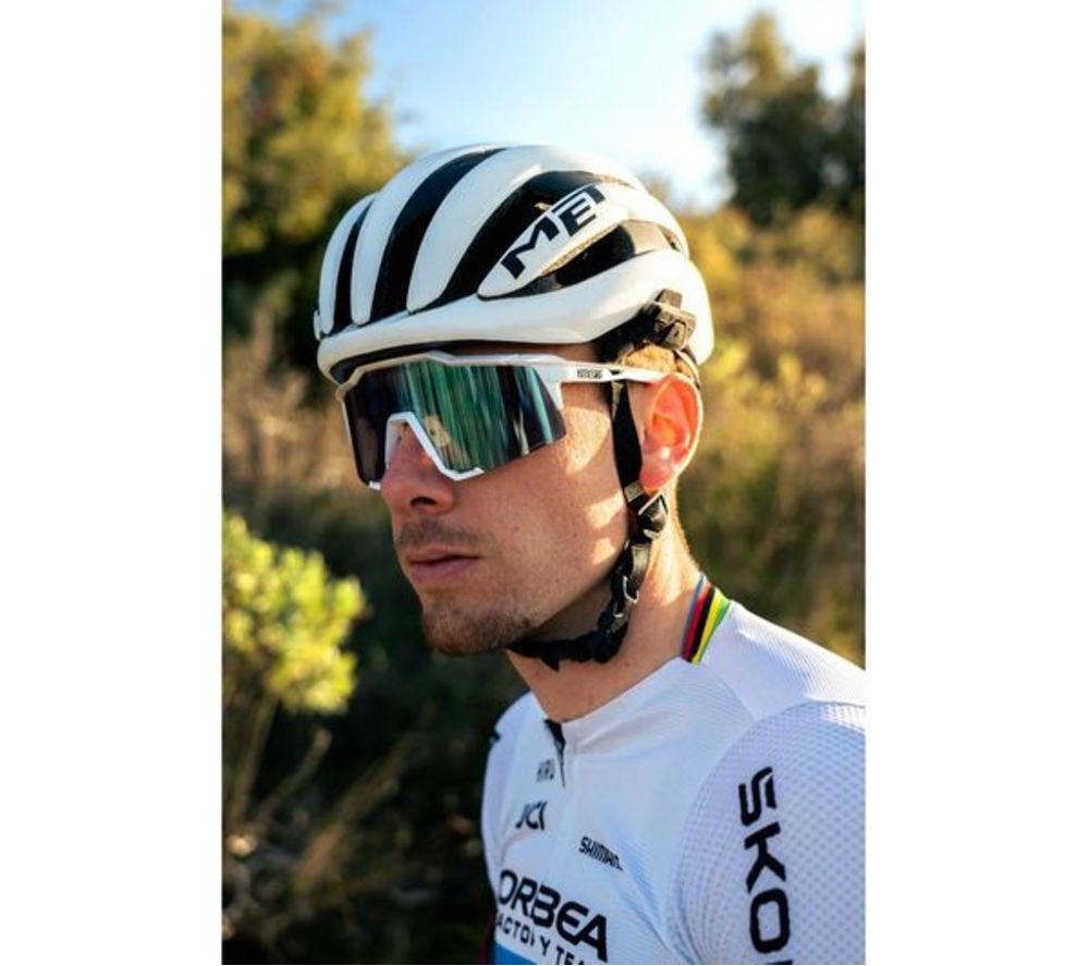 SUPERTOOTH Roamee Bluetooth Headset for Bicycle Helmet image number 13 of 15