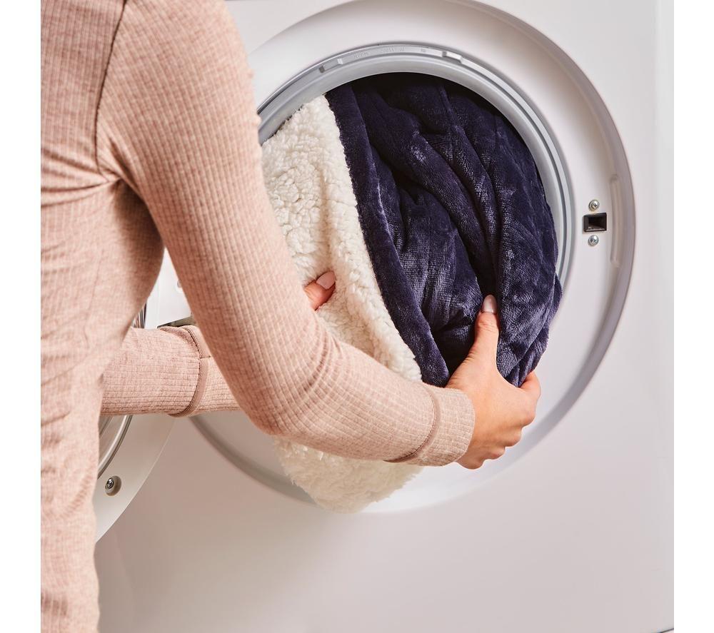 MORPHY RICHARDS EverCosy Fleece Heated Throw - Navy, 160 x 130 cm image number 8 of 11