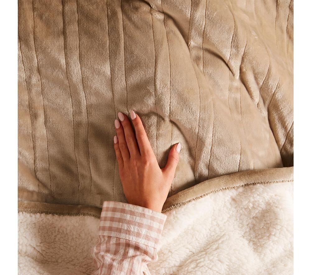 MORPHY RICHARDS EverCosy Fleece Heated Throw - Mocha, 160 x 130 cm image number 4 of 11