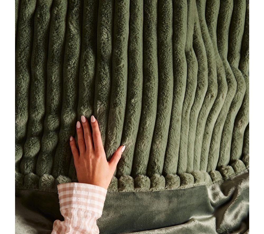MORPHY RICHARDS EverCosy Luxury Striped Fleece Heated Throw - Green, 160 x 130 cm image number 3 of 11