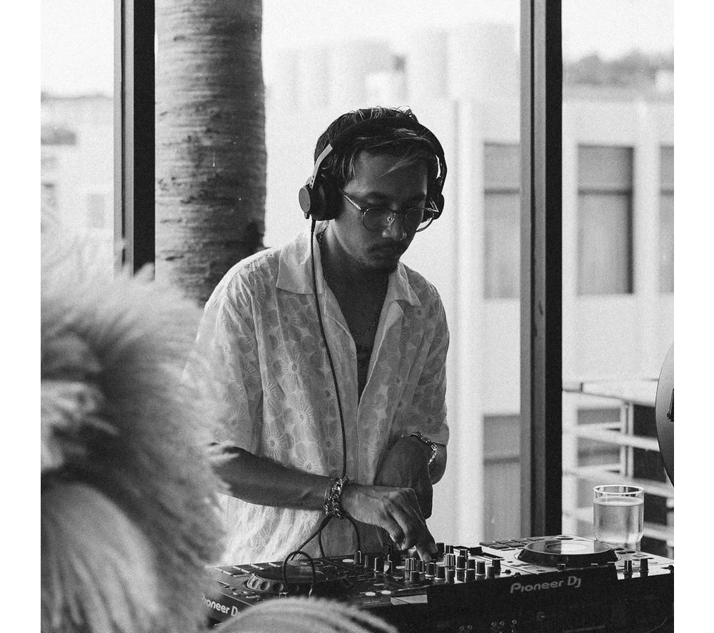 AIAIAI TMA-2 DJ XE Headphones - Black image number 2 of 4