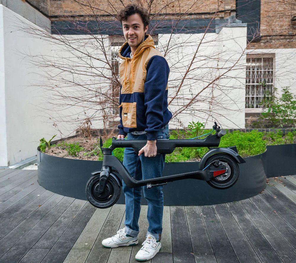 RILEY RS1 Electric Folding Scooter - Black image number 2 of 4