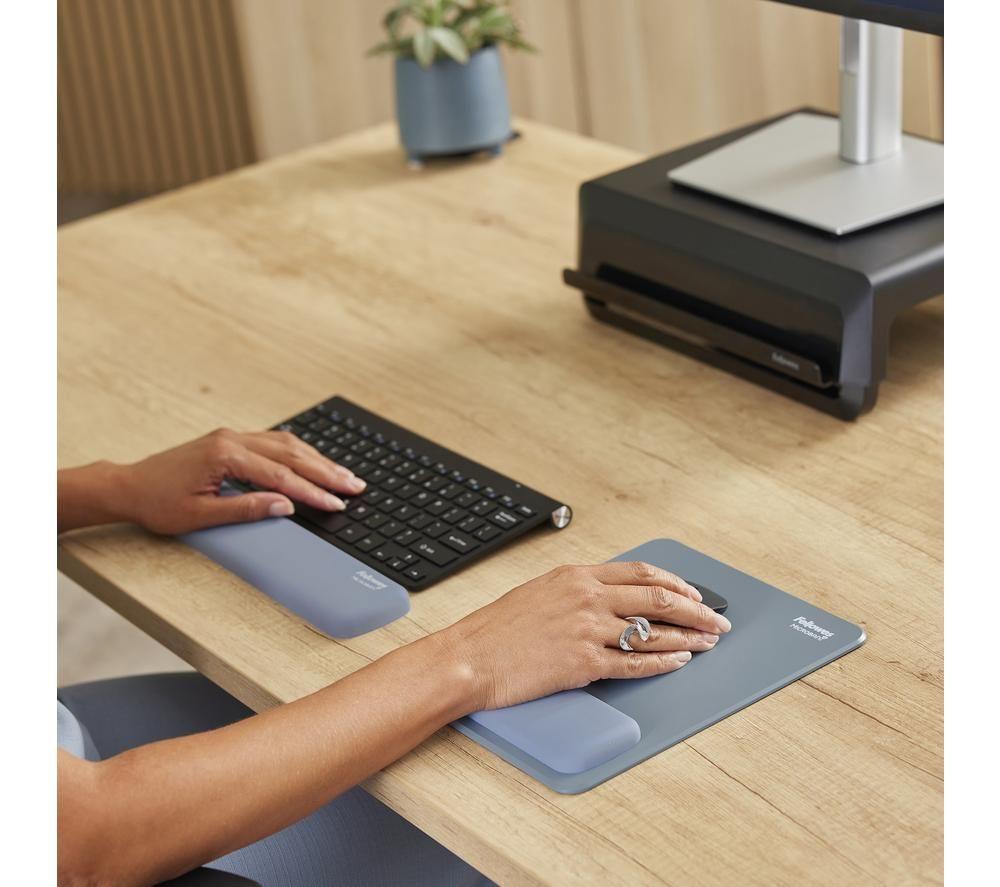 FELLOWES Breyta Keyboard Wrist Rest - Marine image number 3 of 4