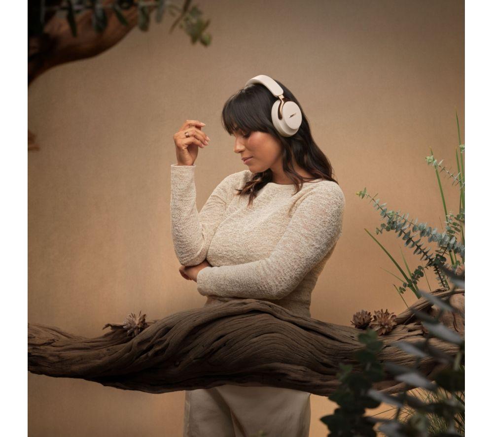 BOSE QuietComfort Ultra (2nd Gen) Wireless Bluetooth Noise-Cancelling Headphones - Driftwood Sand image number 6 of 7