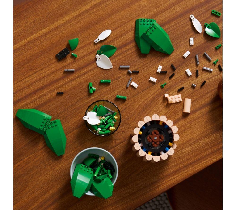 LEGO Botanicals 11504 Peace Lily Set for Adults image number 4 of 8