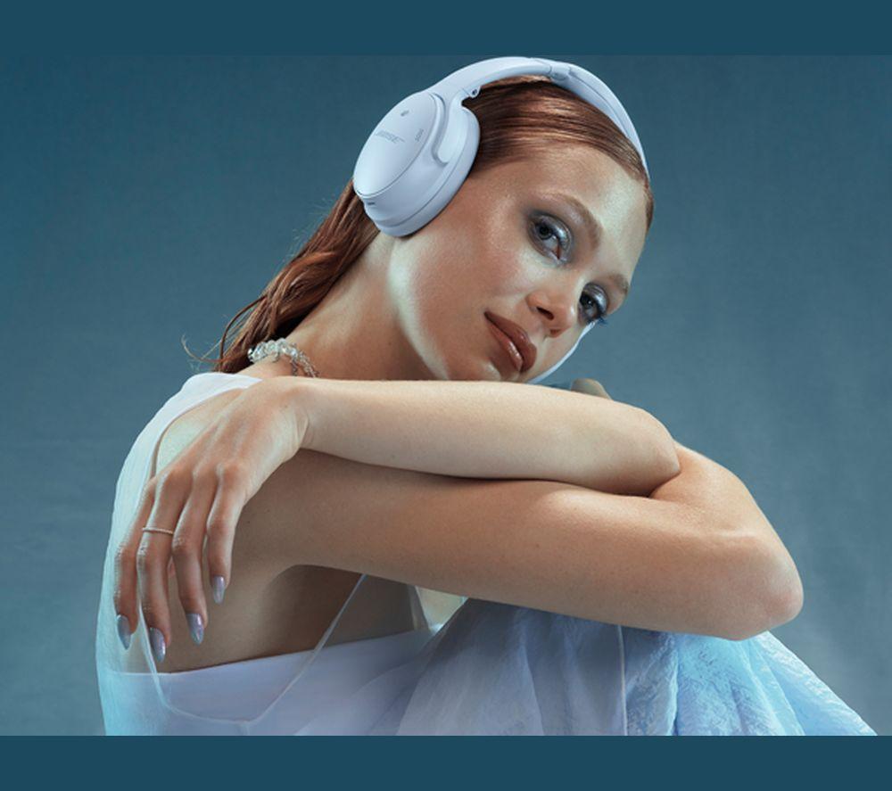 BOSE QuietComfort Wireless Bluetooth Noise-Cancelling Headphones - Ice Blue image number 8 of 9