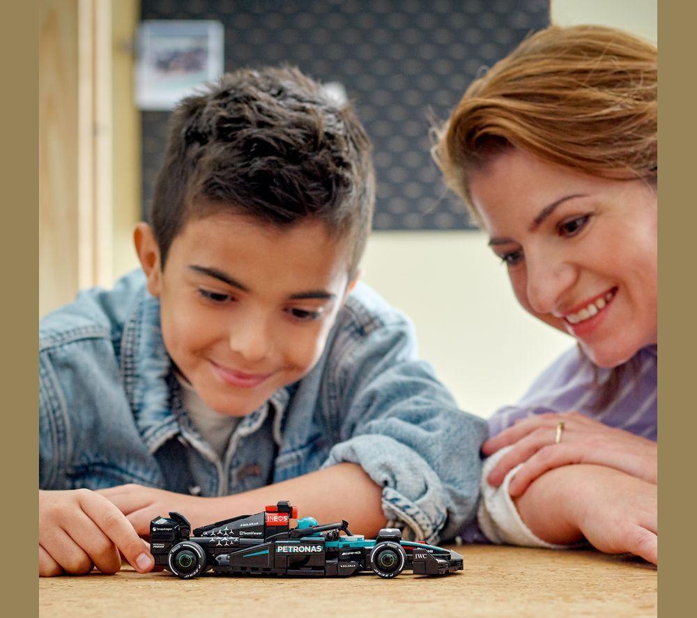 LEGO Speed Champions 77244 Mercedes-AMG F1 W15 Race Car Set image number 8 of 8