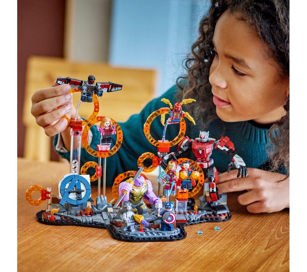 LEGO Marvel 76323 Avengers: Endgame Final Battle Set image number 2 of 6