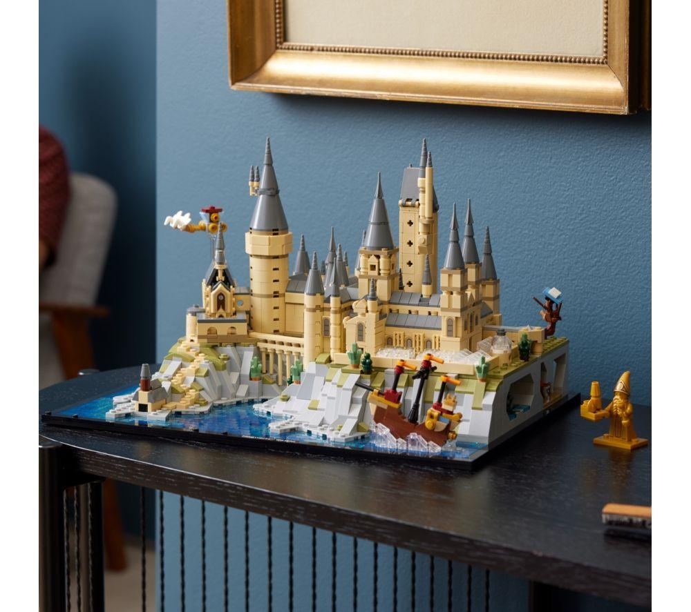LEGO Harry Potter 76419 Hogwarts Castle and Grounds Set for Adults image number 2 of 5
