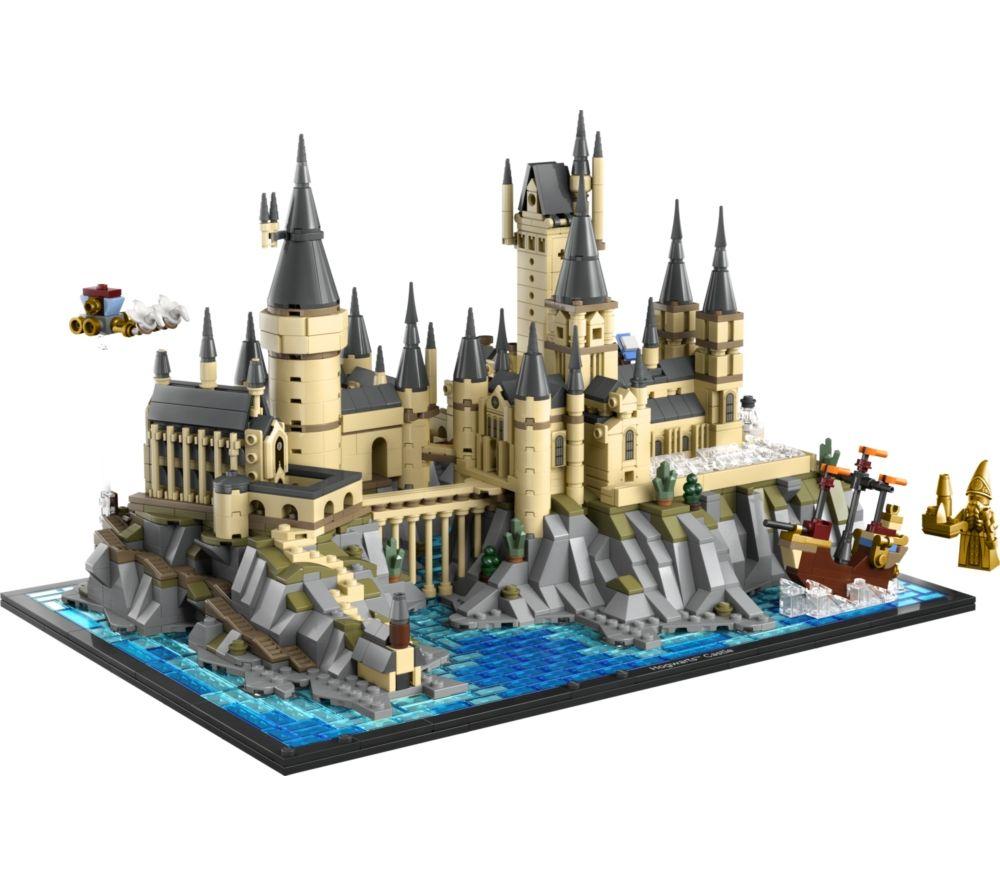 LEGO Harry Potter 76419 Hogwarts Castle and Grounds Set for Adults image number 3 of 5