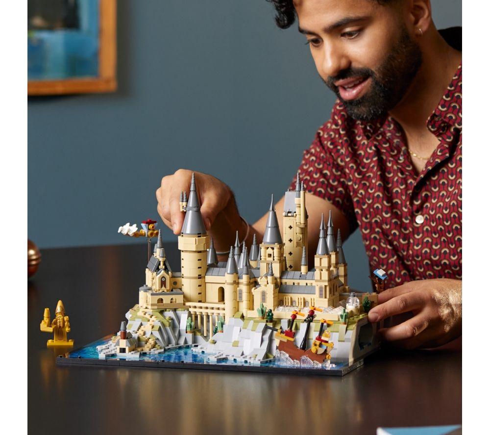 LEGO Harry Potter 76419 Hogwarts Castle and Grounds Set for Adults image number 4 of 5