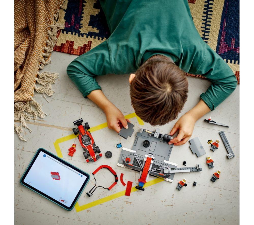 LEGO City 60443 F1 Pit Stop & Pit Crew with Ferrari Car Set image number 6 of 8