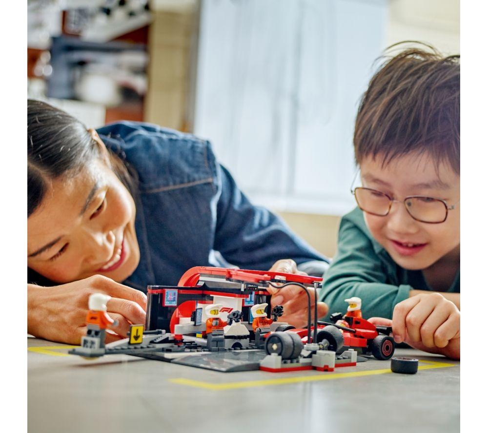 LEGO City 60443 F1 Pit Stop & Pit Crew with Ferrari Car Set image number 7 of 8