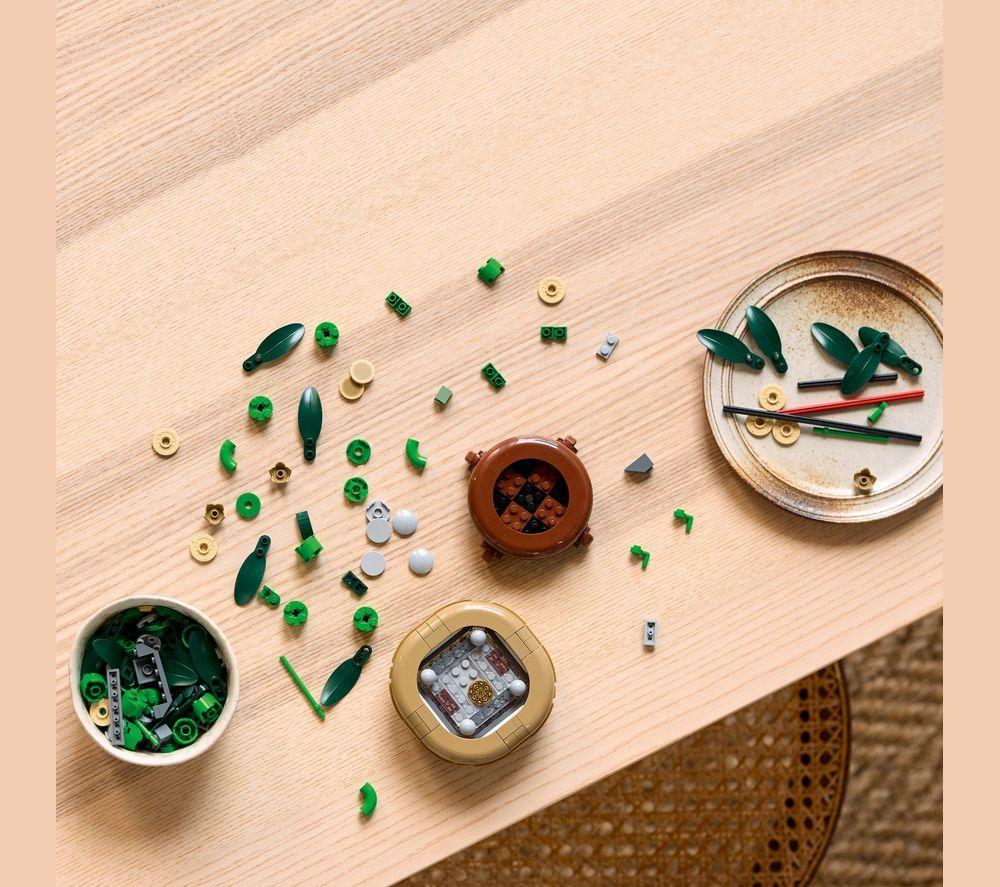 LEGO Botanicals 10344 Lucky Bamboo Set for Adults image number 5 of 8