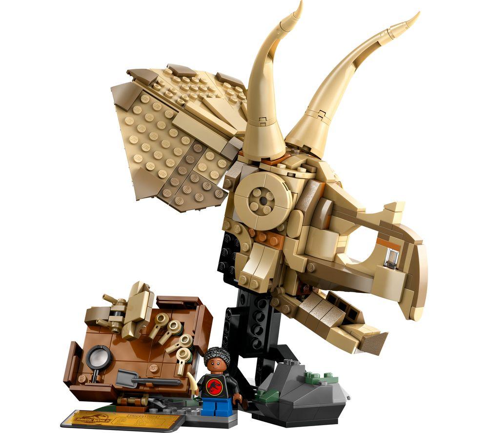 LEGO Jurassic World 76969 Dinosaur Fossils: Triceratops Skull Set image number 2 of 2