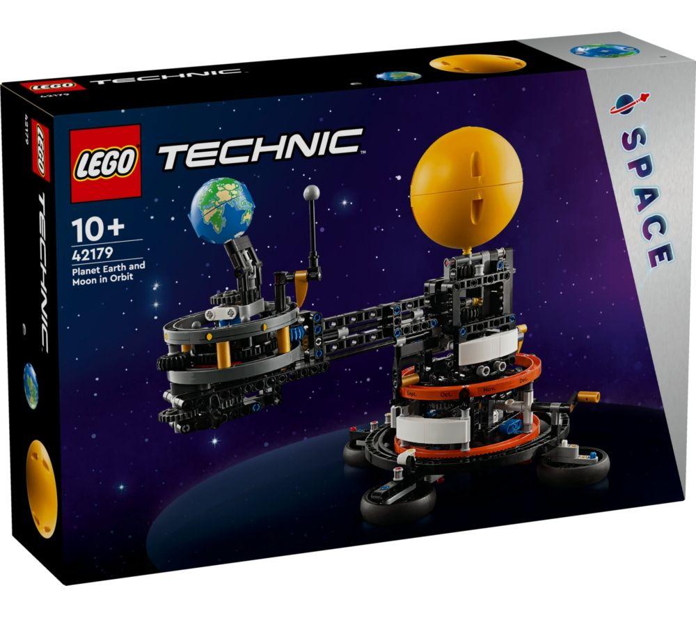 LEGO Technic 42179 Planet Earth and Moon in Orbit Set image number 2 of 3
