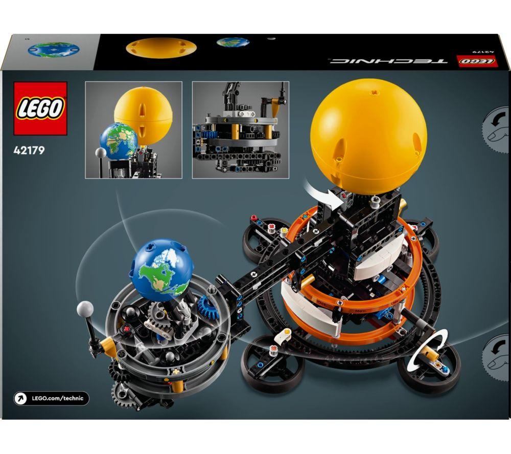 LEGO Technic 42179 Planet Earth and Moon in Orbit Set image number 3 of 3