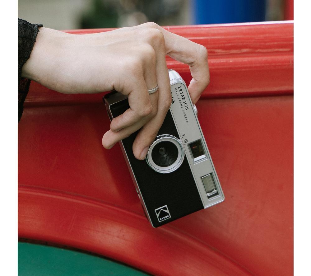 KODAK Ektar H35 35mm Half-Frame Camera + 24 Exposure Ultra Max 35mm Film - Black image number 6 of 7