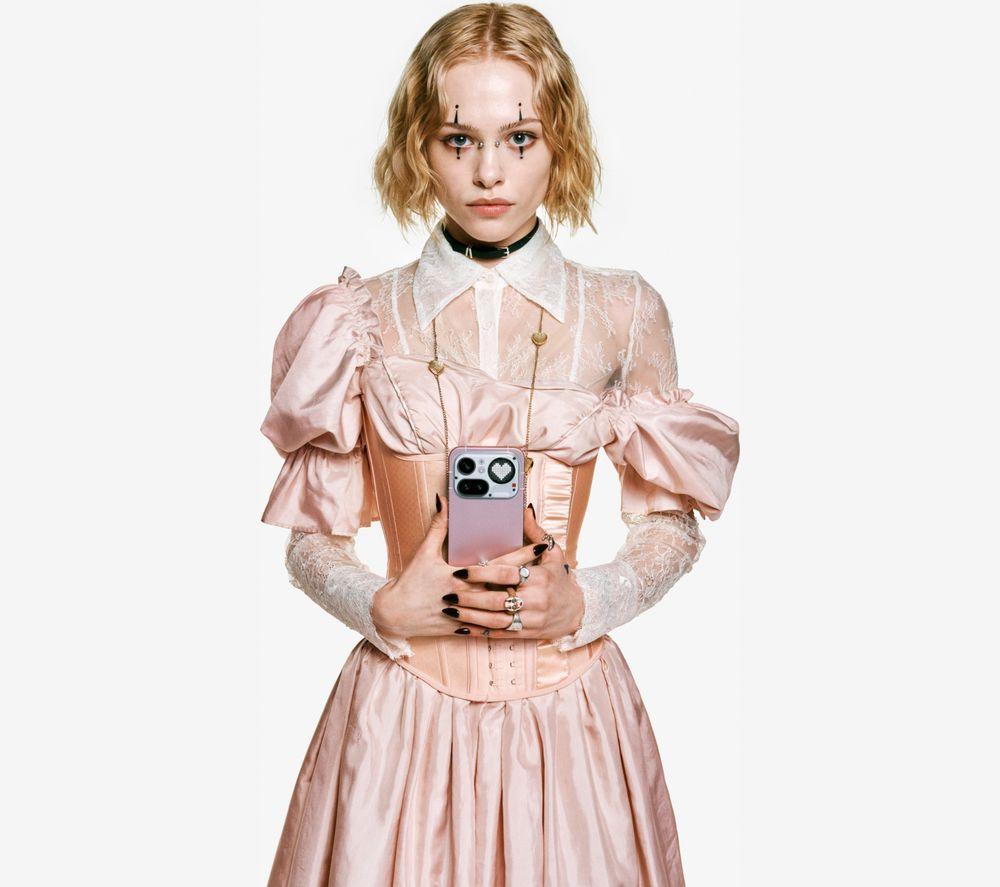 NOTHING Phone (4a) Pro - 256 GB, Pink image number 6 of 15