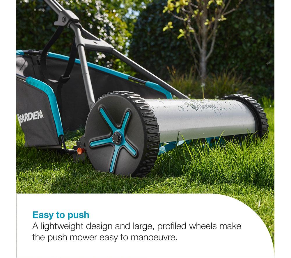 GARDENA Plus 400 Manual Push Lawnmower - Silver & Blue image number 5 of 7