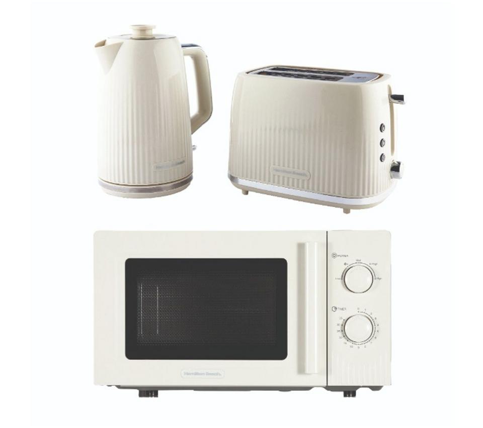 HAMILTON BEACH Miami HBMIAKSS Solo Microwave, Electric Kettle & 2-Slice Toaster Bundle - Sand