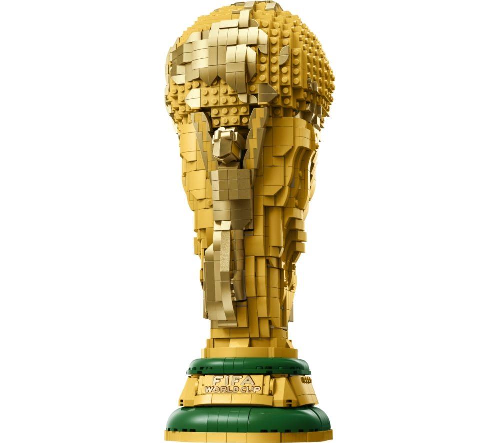 LEGO 43020 FIFA World Cup Official Trophy Set image number 4 of 7
