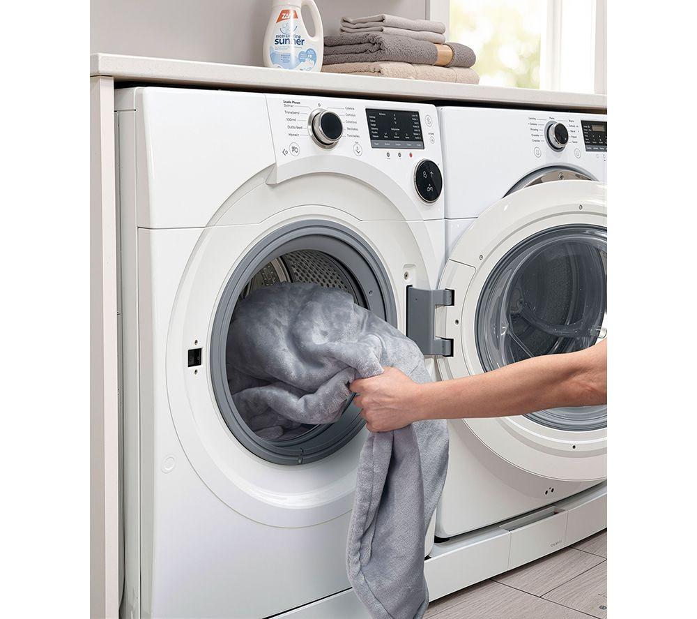 LOGIK L16HTG26 Heated Throw - Light Grey image number 2 of 3