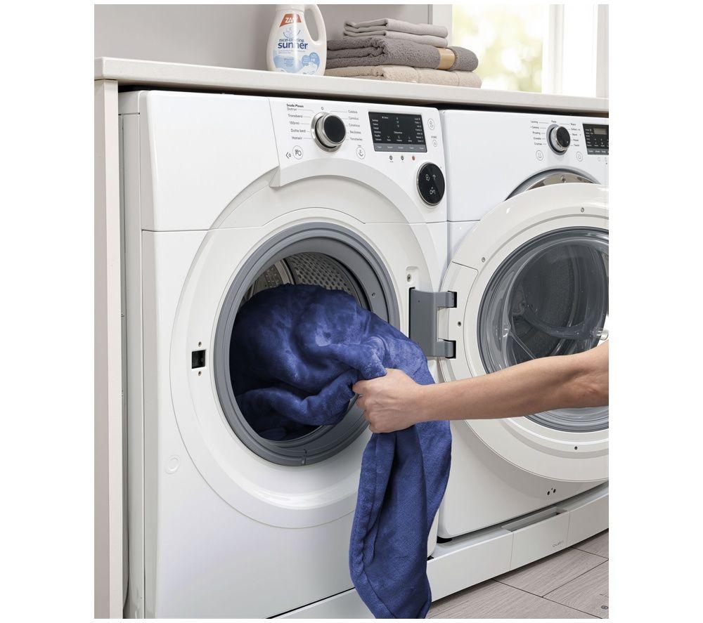 LOGIK L16HTB26 Heated Throw - Dark Blue image number 4 of 5