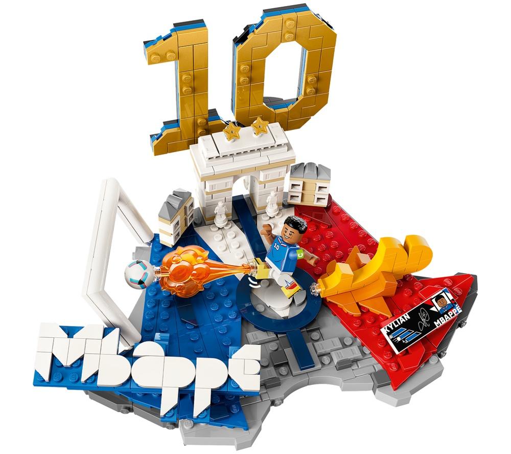 LEGO Editions 43013 Kylian Mbapp&eacute;: Football Highlights Set image number 9 of 10