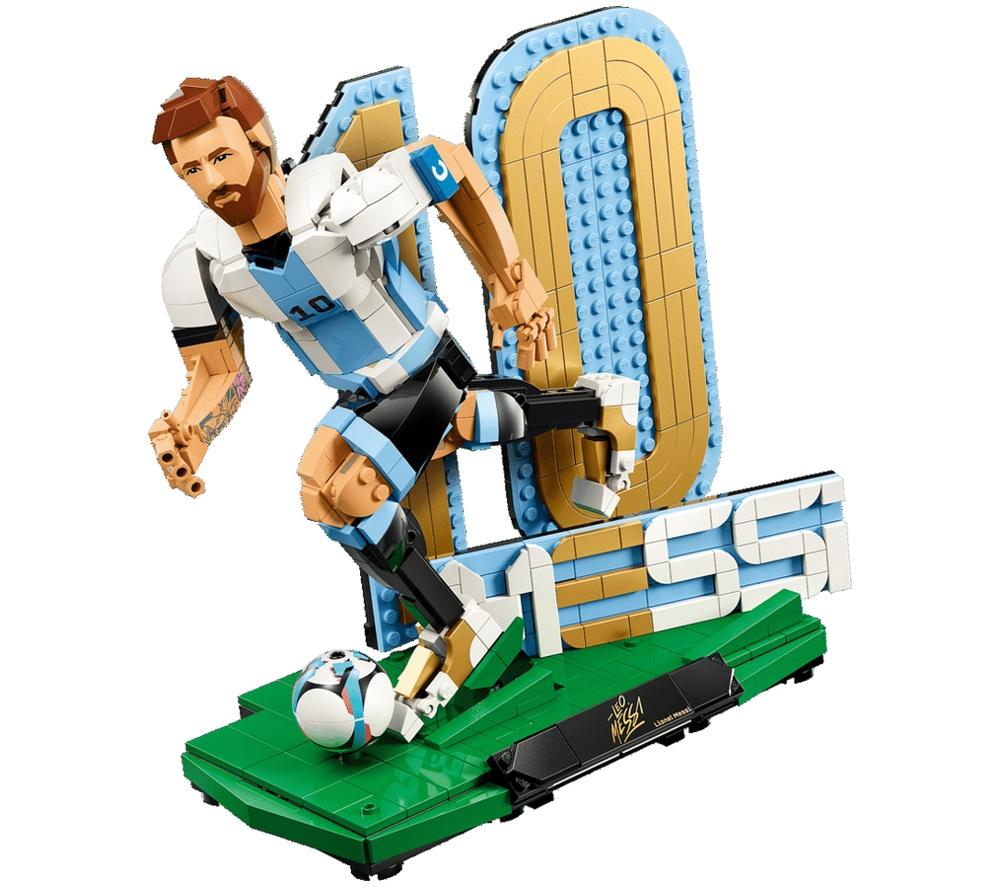 LEGO Editions 43015 Lionel Messi: Football Legend Set image number 9 of 9