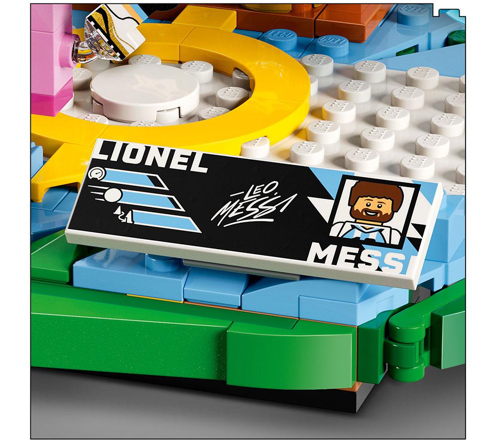 LEGO Editions 43011 Lionel Messi: Football Highlights Set image number 5 of 10