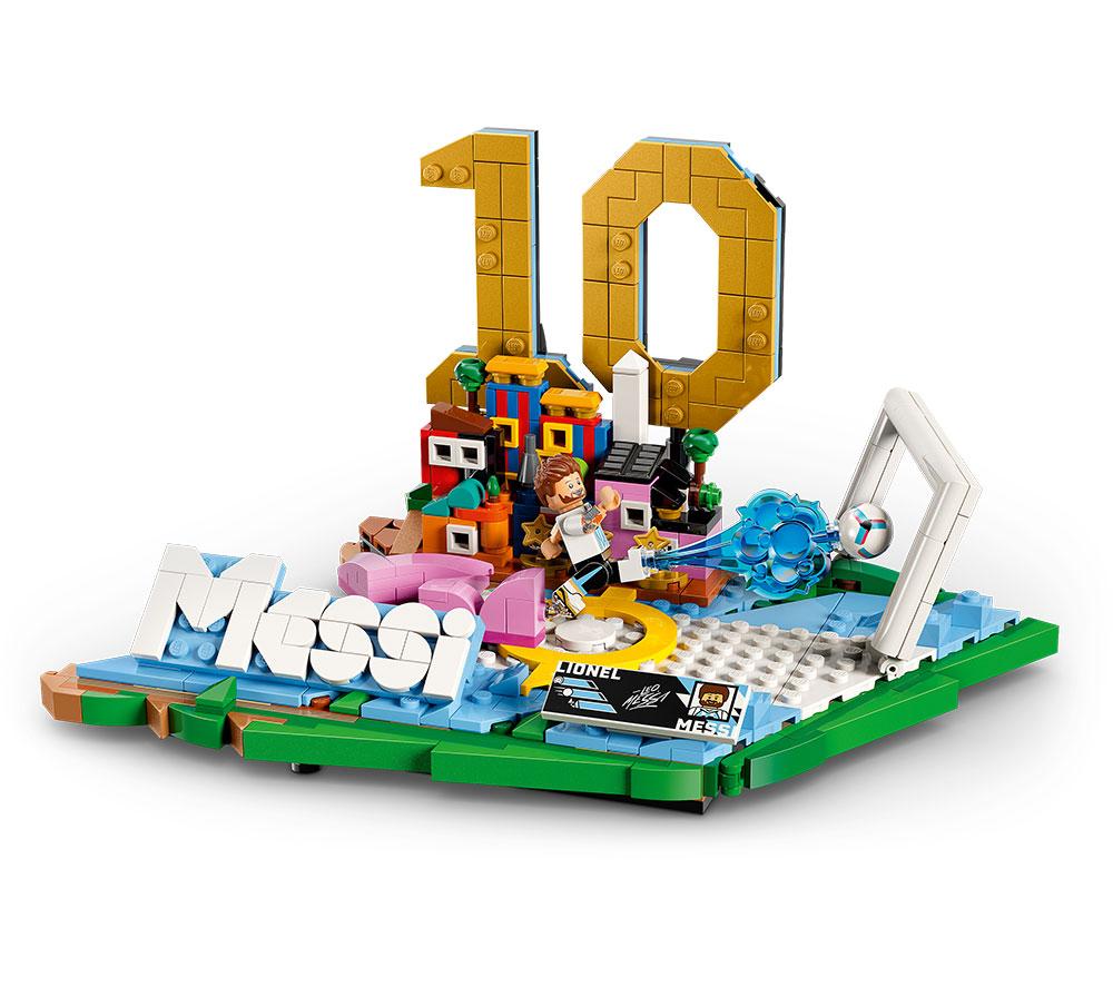 LEGO Editions 43011 Lionel Messi: Football Highlights Set image number 10 of 10
