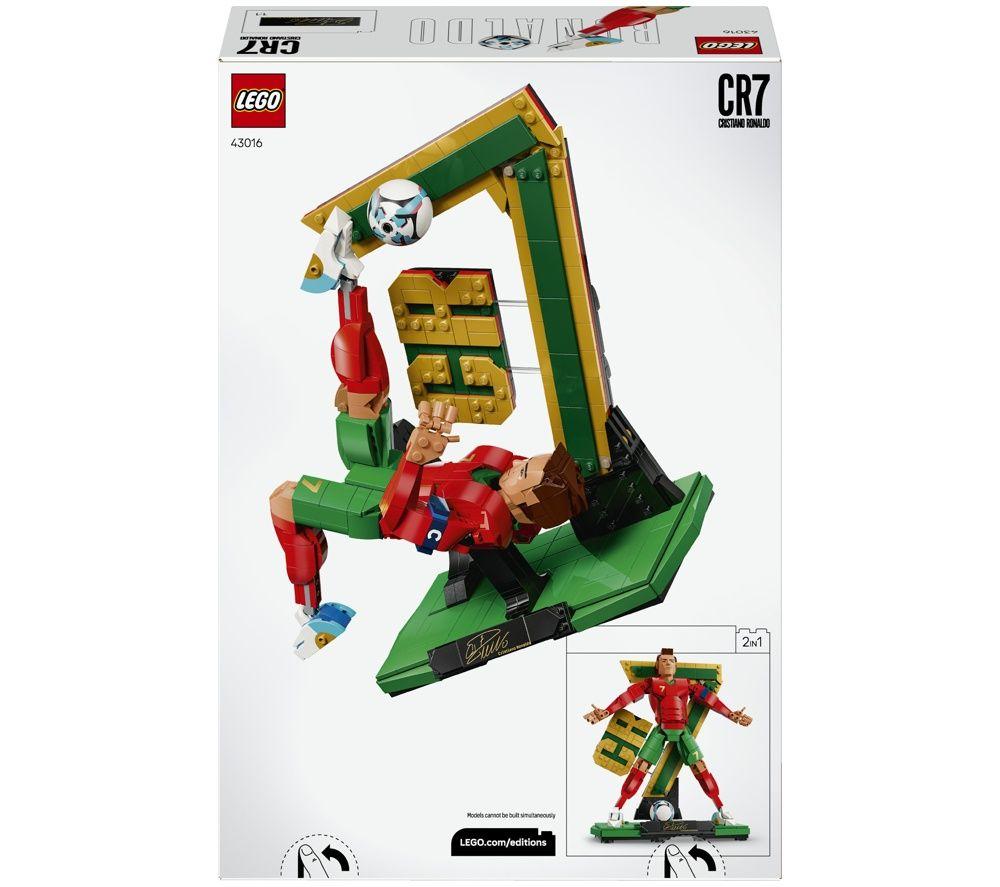 LEGO Editions 43016 Cristiano Ronaldo &ndash; Football Legend Set image number 2 of 6