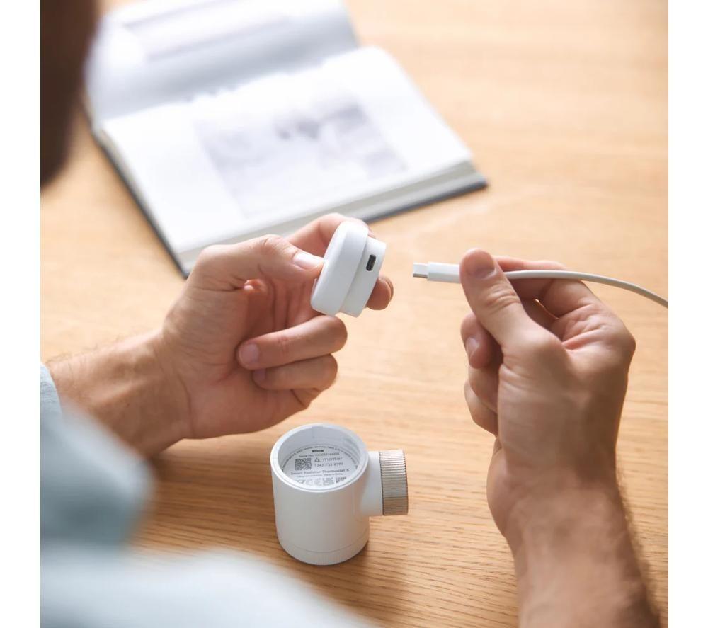 TADO Smart Radiator Thermostat X - White, Pack of 4 image number 4 of 7