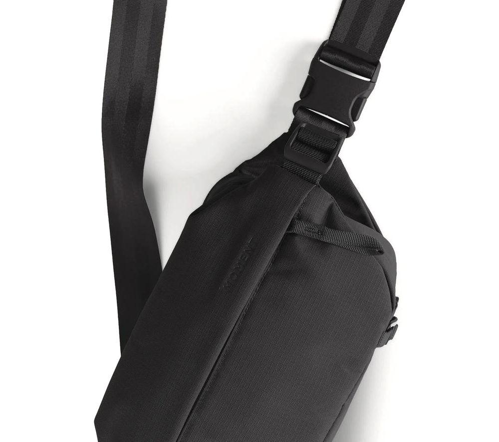 MOMENT Everything Sling 2L Bag - Black image number 2 of 5