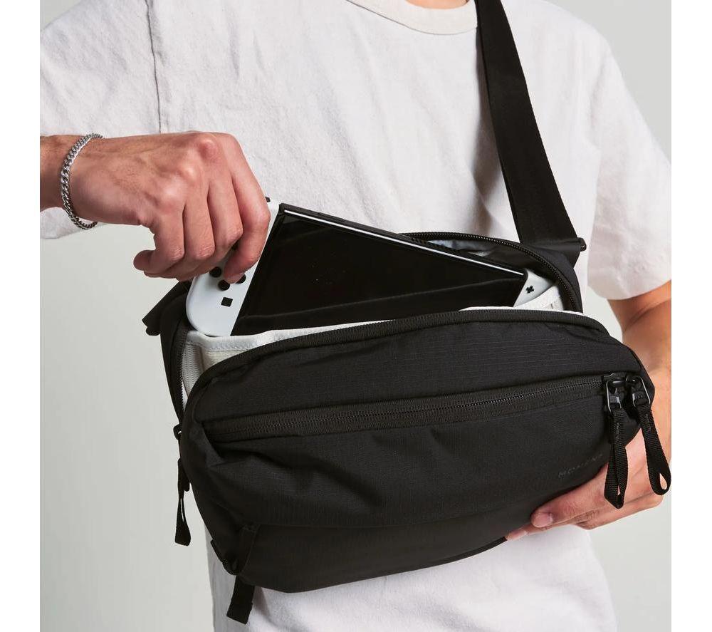 MOMENT Everything Sling Camera Bag - 4 litres, Black image number 5 of 7