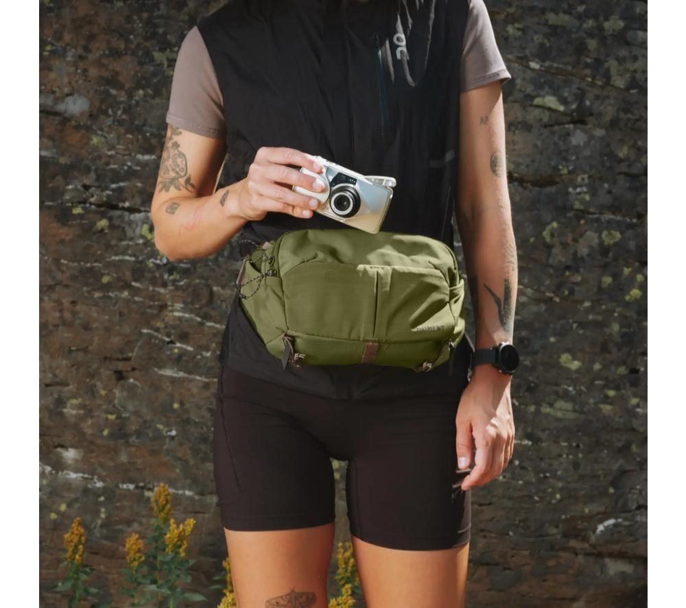 MOMENT Slate Camera Sling 4L - Moss image number 3 of 12