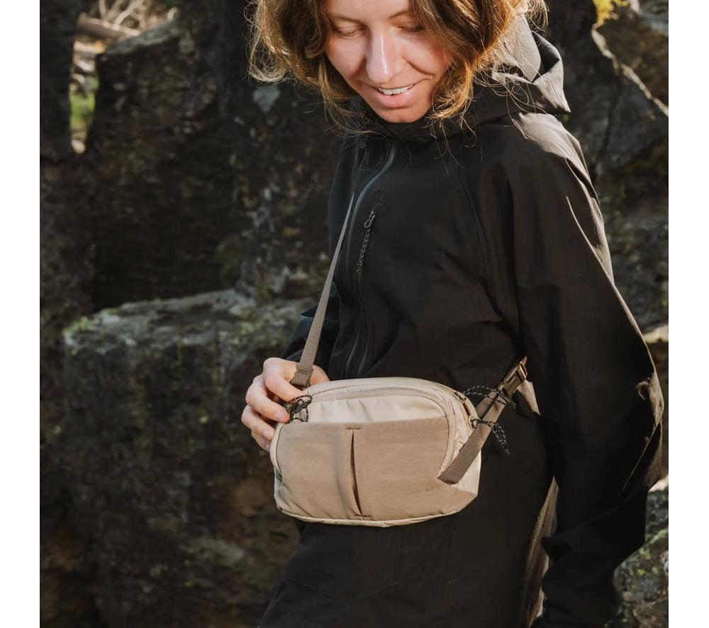 MOMENT Take Sling Bag - 1.5 litres, Desert image number 5 of 11