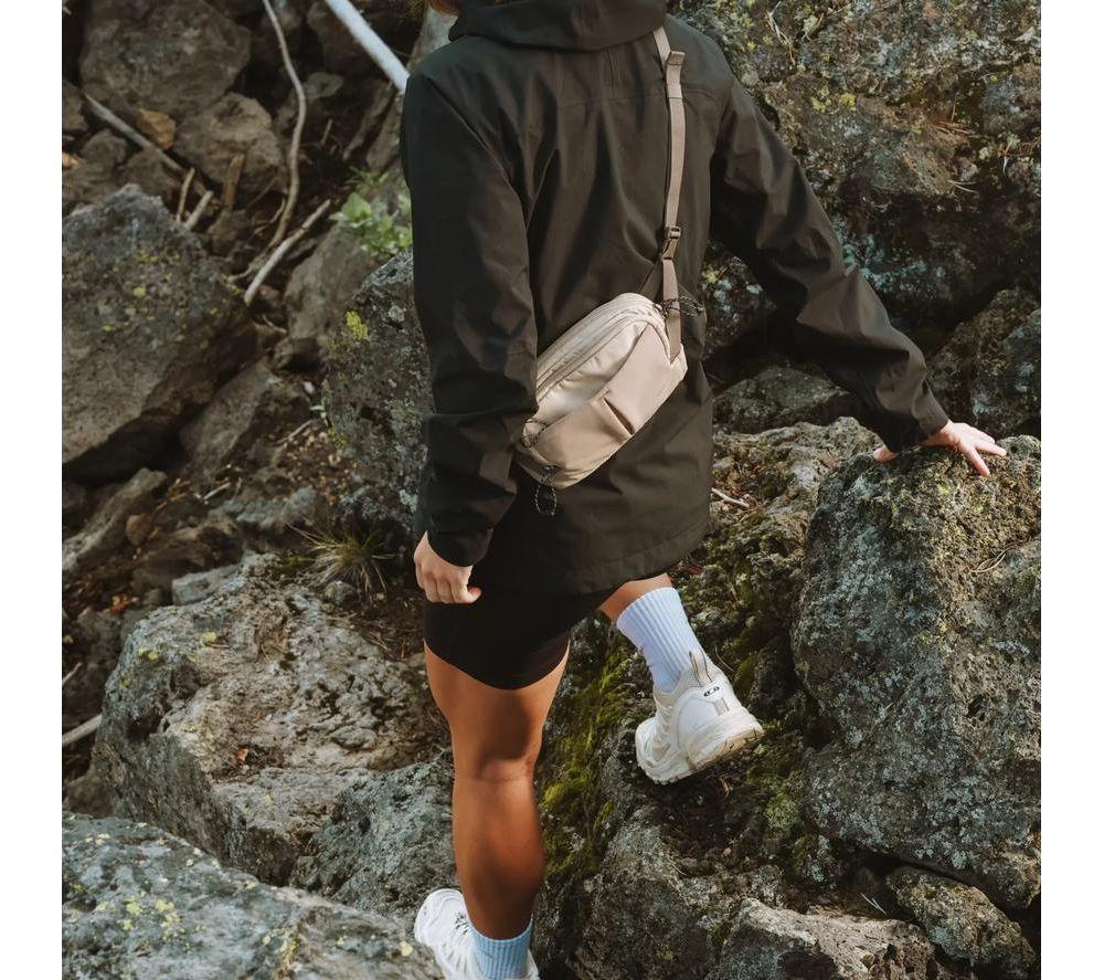 MOMENT Take Sling Bag - 1.5 litres, Desert image number 10 of 11