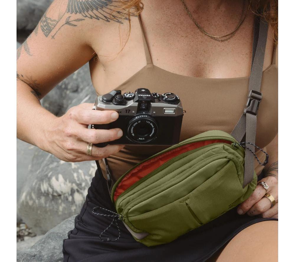 MOMENT Take Sling 1.5L - Moss image number 6 of 8