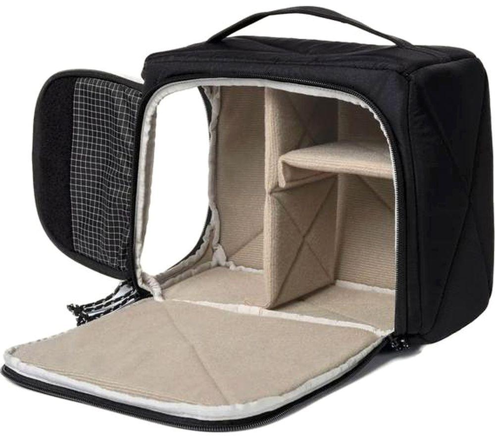 LONG WEEKEND Morro Soft Camera Case - Black image number 4 of 6