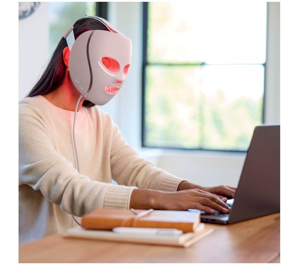 SHARK FW312UKPK CryoGlow Under-Eye Cooling LED Anti-Ageing & Blemish Repair Mask &ndash; Rose Glow image number 13 of 14