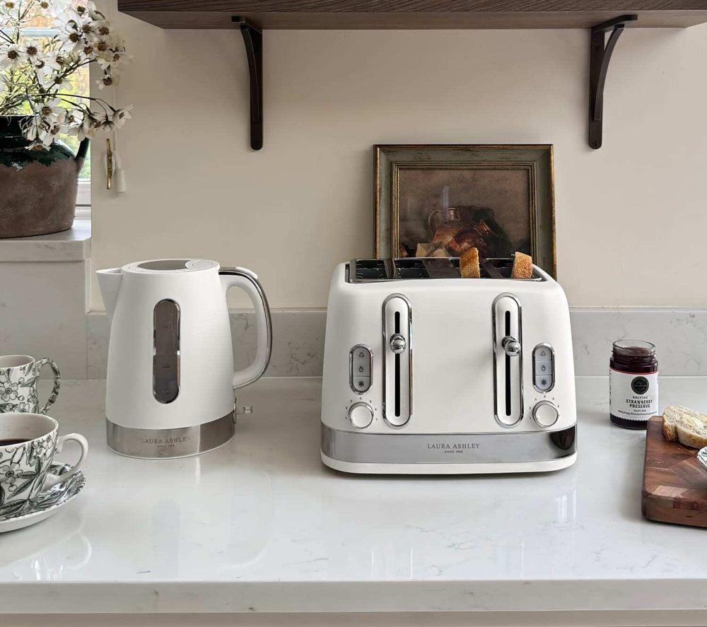 VQ Laura Ashley EEJB310 4-Slice Toaster & Jug Kettle Bundle - Cotton White image number 2 of 9