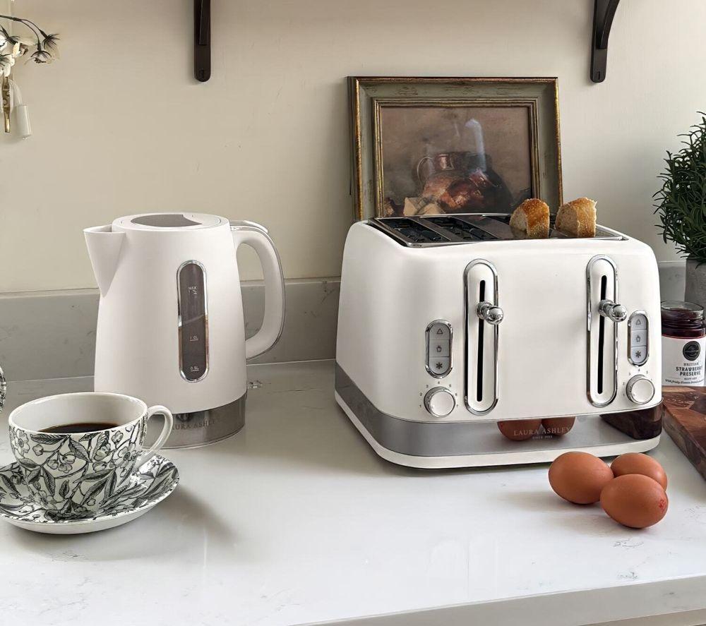 VQ Laura Ashley EEJB310 4-Slice Toaster & Jug Kettle Bundle - Cotton White image number 3 of 9