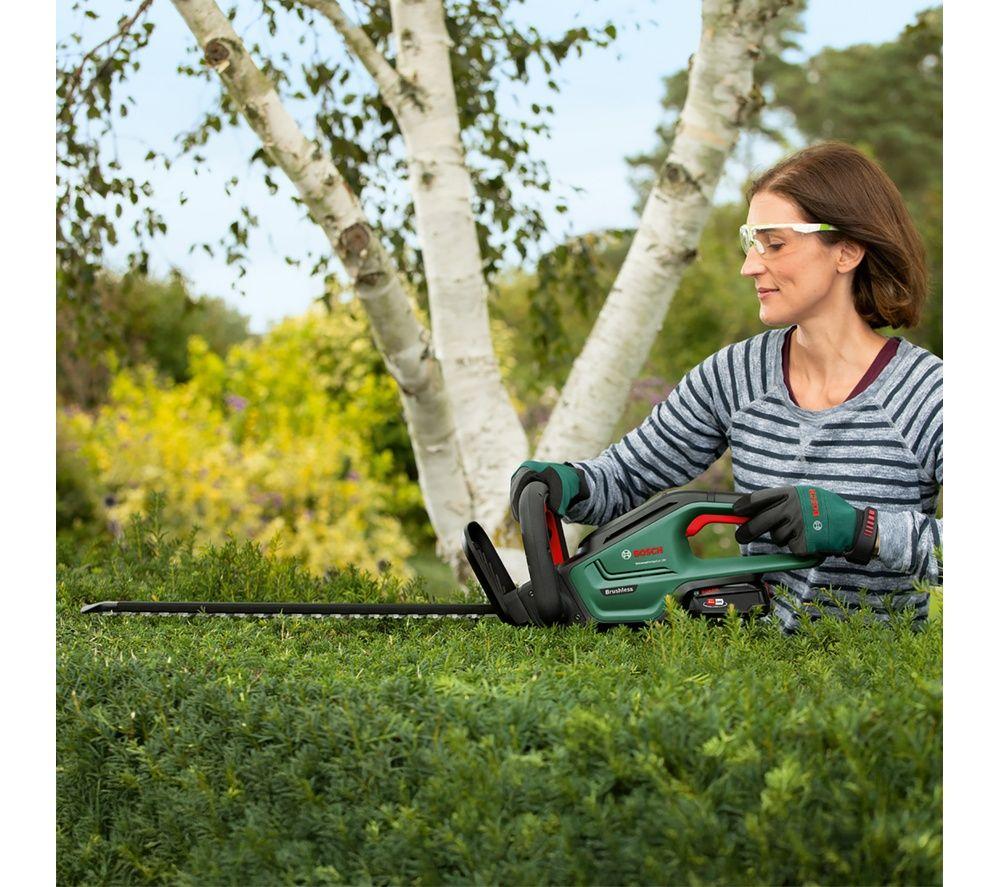 BOSCH UniversalHedgeCut 18V-50 Cordless Hedge Trimmer - Green & Black image number 3 of 6